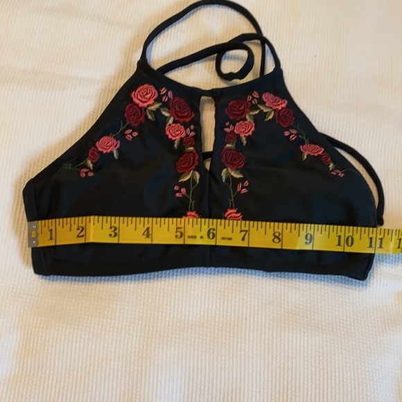Xhilaration halter woman’s swim top black size XS - Picture 7 of 9